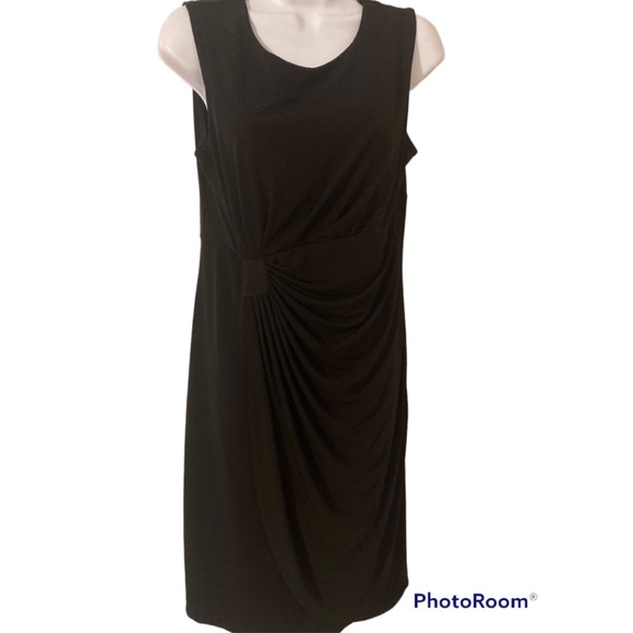 Black sleeveless dress w/ side ruching - Picture 4 of 5